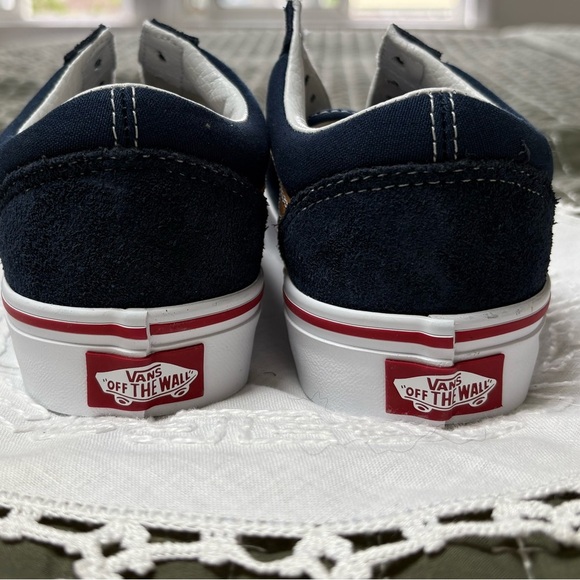 Vans Old Skool Navy Blue and Gold Size 6.5 Women NWT - Picture 3 of 6